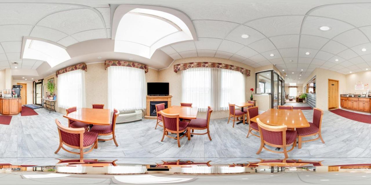 Rodeway Inn Weedsport Экстерьер фото