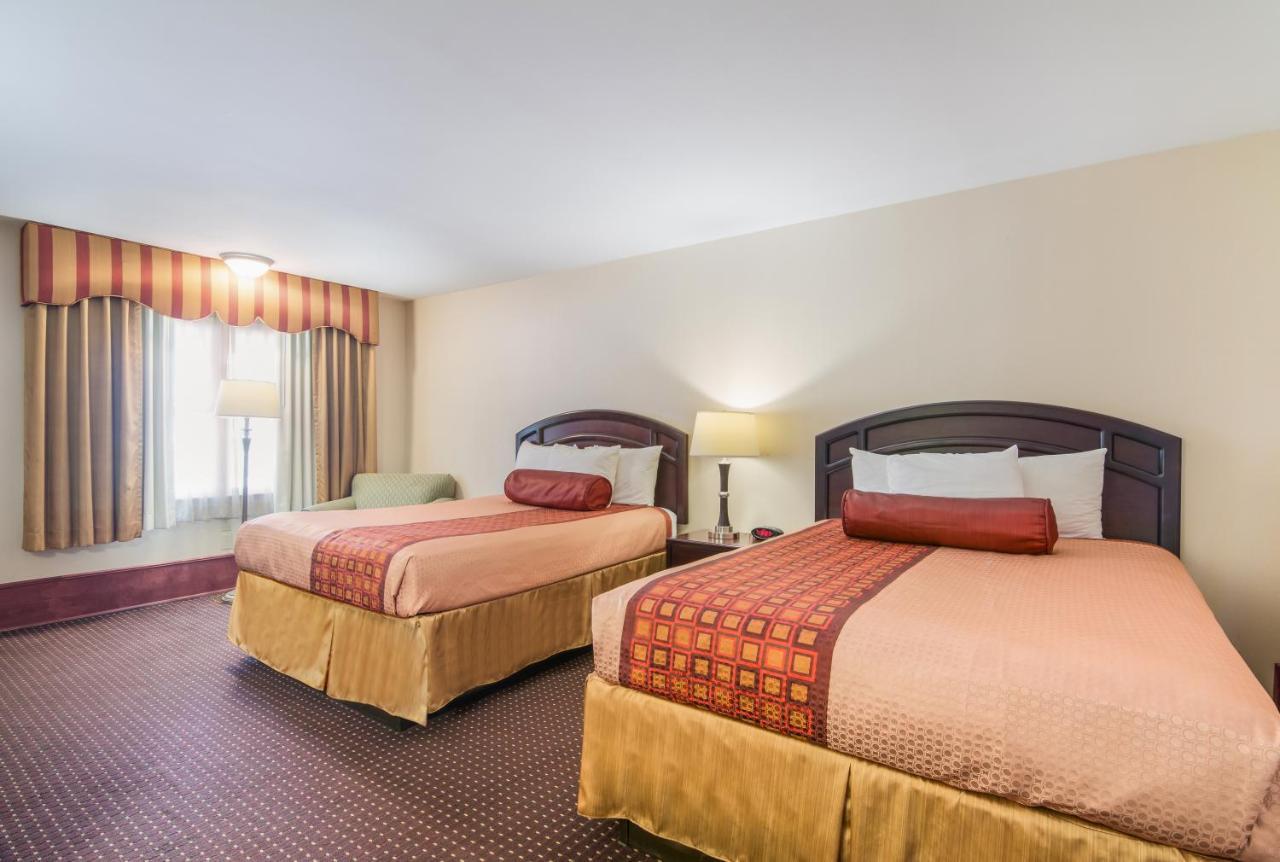 Rodeway Inn Weedsport Экстерьер фото