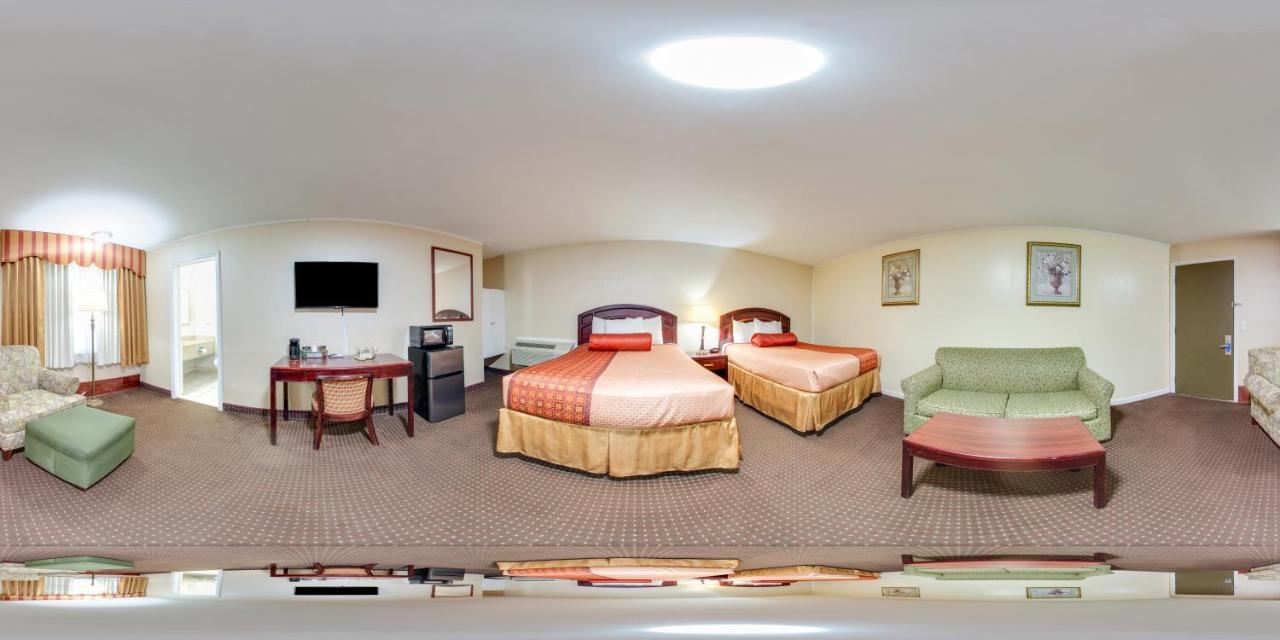 Rodeway Inn Weedsport Экстерьер фото