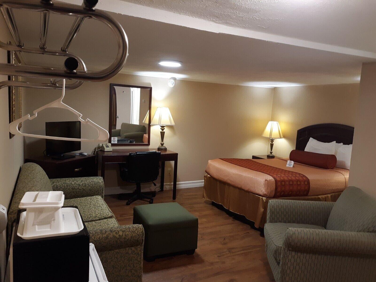 Rodeway Inn Weedsport Экстерьер фото