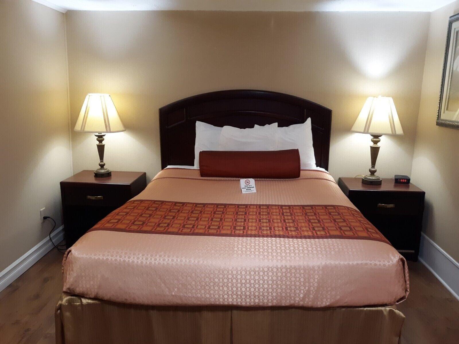 Rodeway Inn Weedsport Экстерьер фото