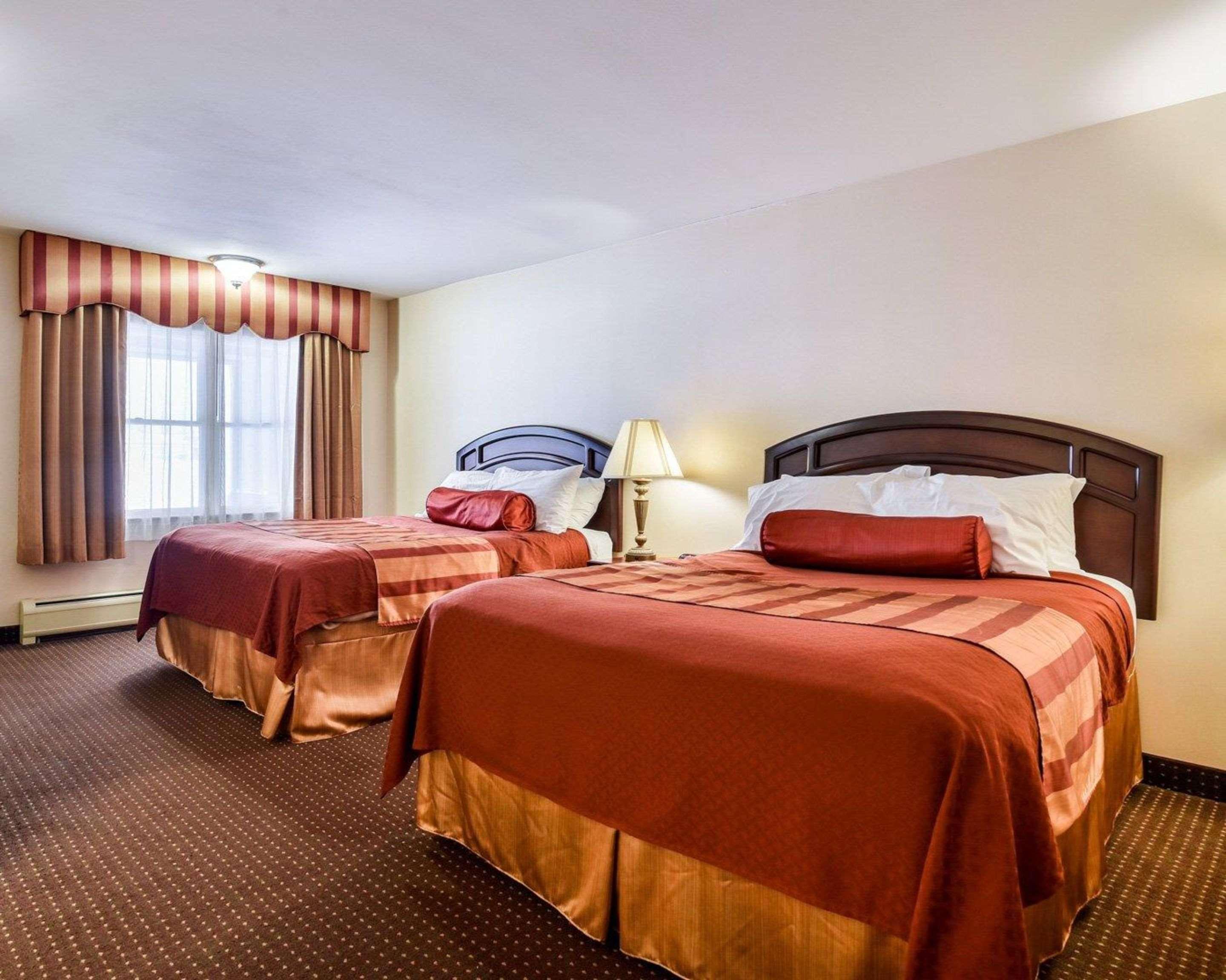 Rodeway Inn Weedsport Экстерьер фото