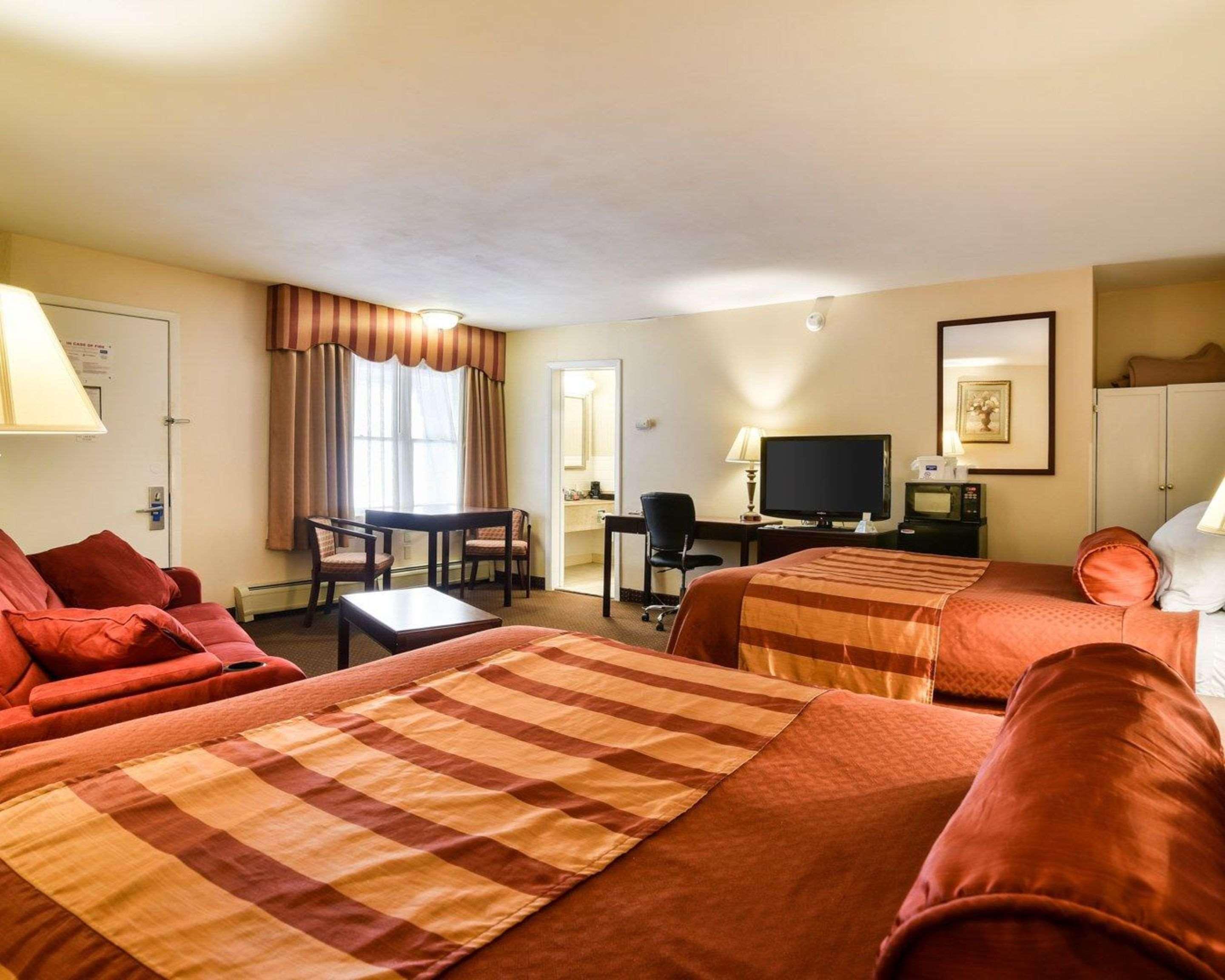 Rodeway Inn Weedsport Экстерьер фото
