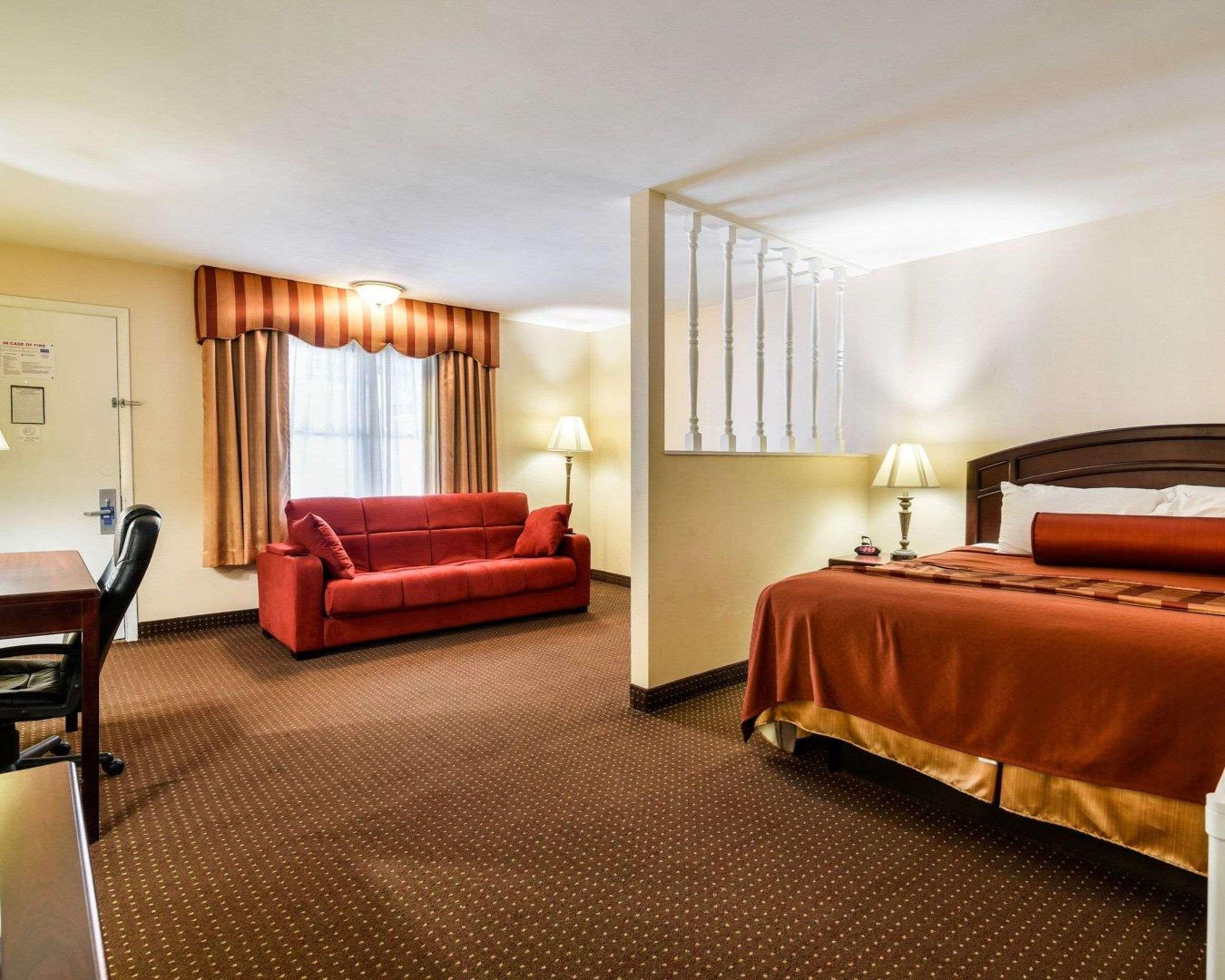 Rodeway Inn Weedsport Экстерьер фото
